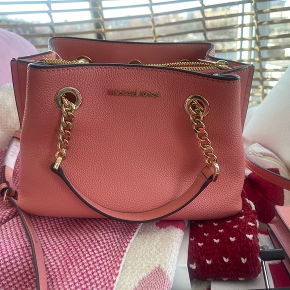 Thigh-High Short Romper - Picture 4 of 7